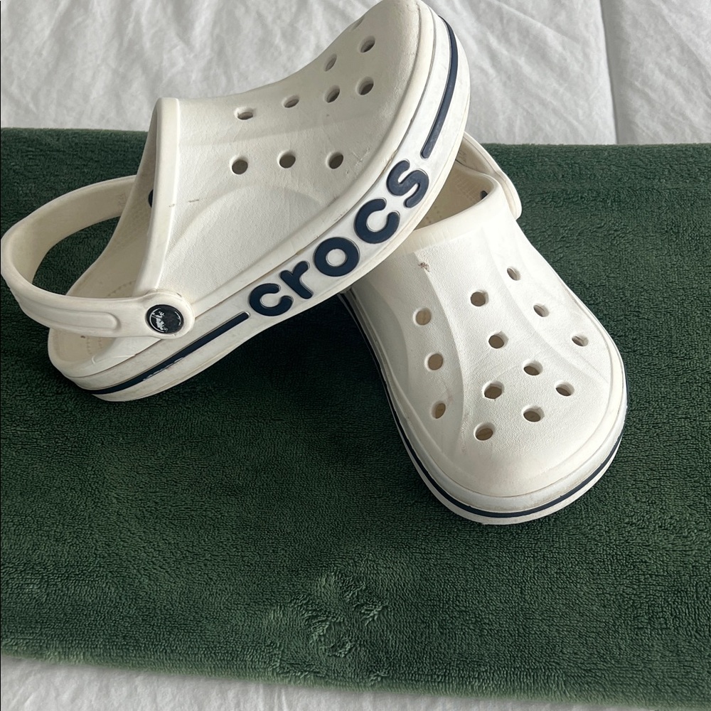 CROCS Kids Classic Clog - Cream with Black Accents - Picture 2 of 6